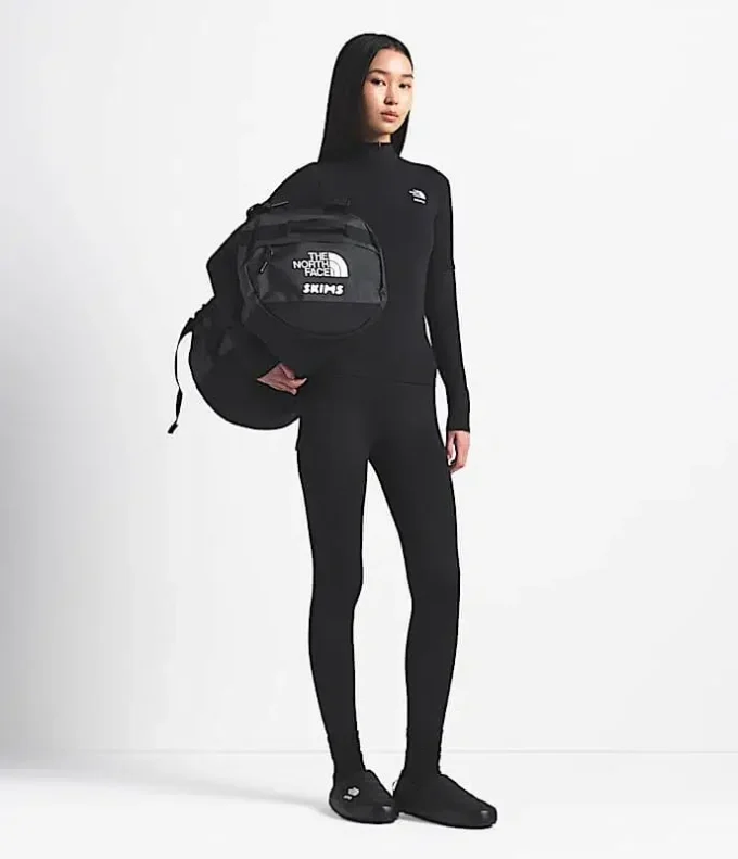 Bolsa de viaje Base Camp de The North Face X SKIMS – Pequeña Bolsa de viaje Base Camp de The North Face X SKIMS – Pequeña