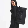 Bolsa de viaje Base Camp de The North Face X SKIMS – Pequeña Bolsa de viaje Base Camp de The North Face X SKIMS – Pequeña