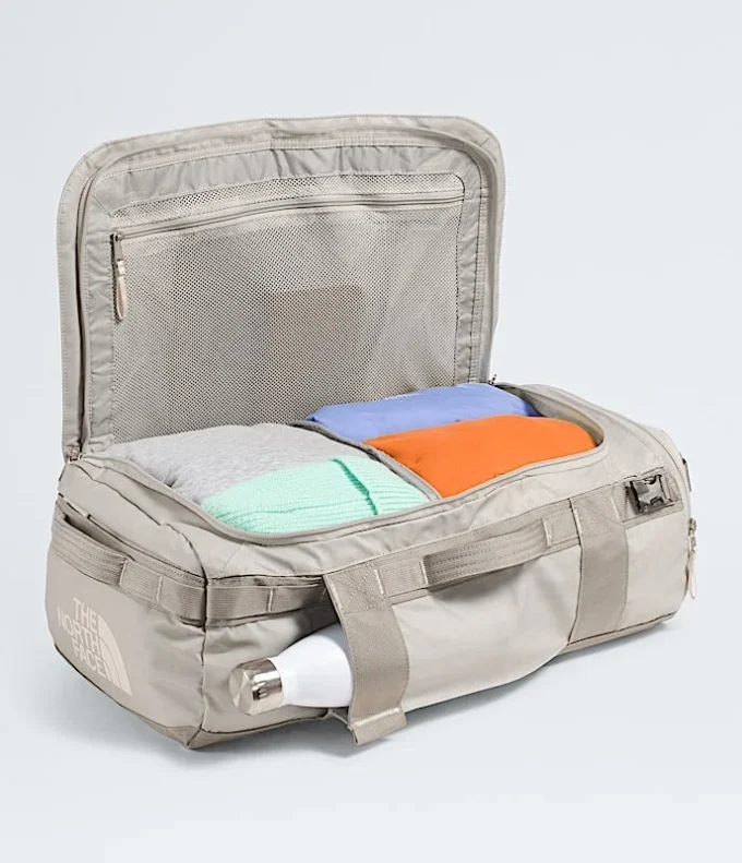 Bolsa de viaje Base Camp Voyager — 32 l