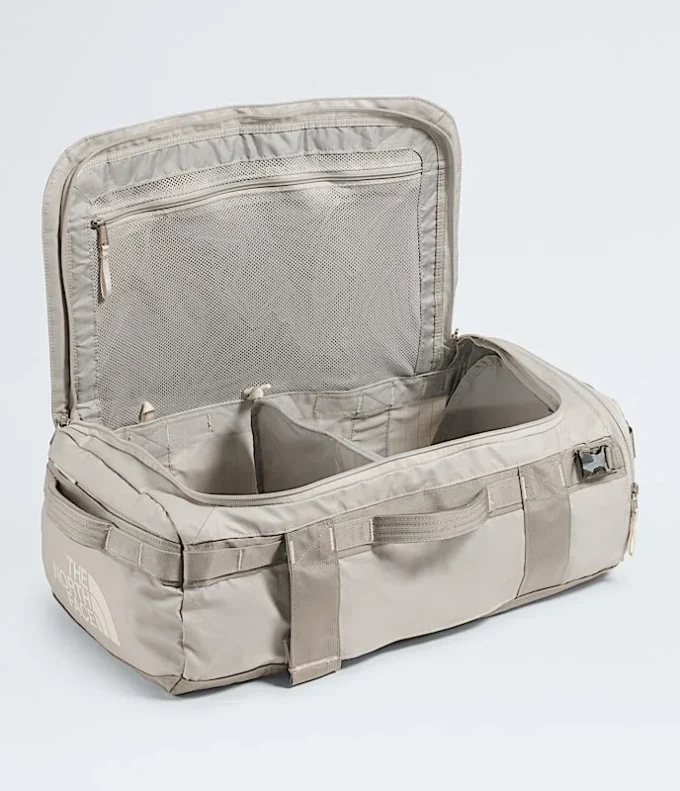 Bolsa de viaje Base Camp Voyager — 32 l