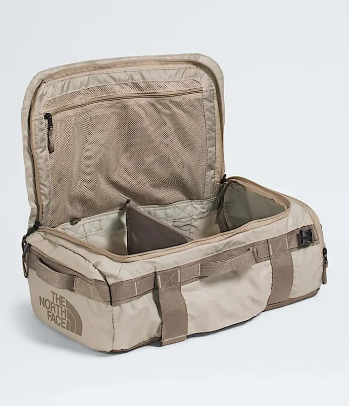 Bolsa de viaje Base Camp Voyager — 32 l