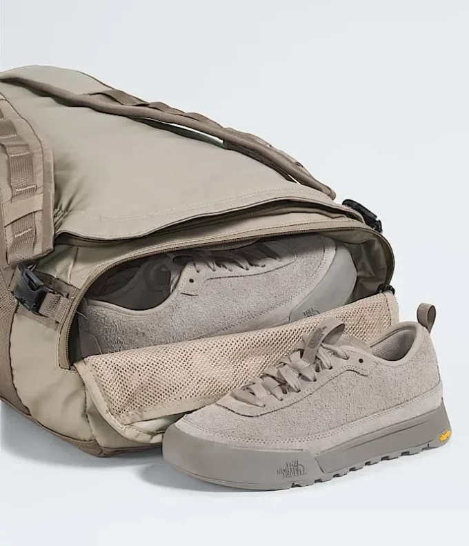Bolsa de viaje Base Camp Voyager — 32 l