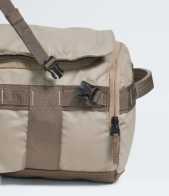Bolsa de viaje Base Camp Voyager — 32 l