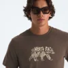 Camiseta de manga corta Evolution TNF™ Bear para hombre — Gráfico Camiseta de manga corta Evolution TNF™ Bear para hombre — Gráfico
