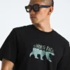 Camiseta de manga corta Evolution TNF™ Bear para hombre — Gráfico Camiseta de manga corta Evolution TNF™ Bear para hombre — Gráfico