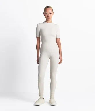 Camiseta de manga corta Refina para mujer de The North Face X SKIMS