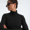 Camiseta de manga larga con cuello alto para mujer
