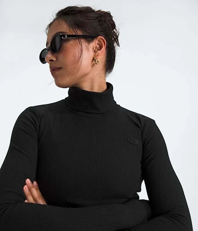 Camiseta de manga larga con cuello alto para mujer