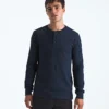 Camiseta de manga larga con cuello henley para hombre