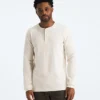 Camiseta de manga larga con cuello henley para hombre