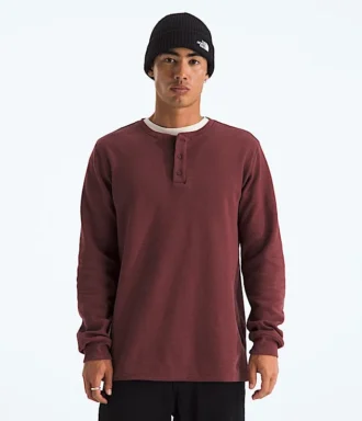 Camiseta de manga larga con cuello henley para hombre