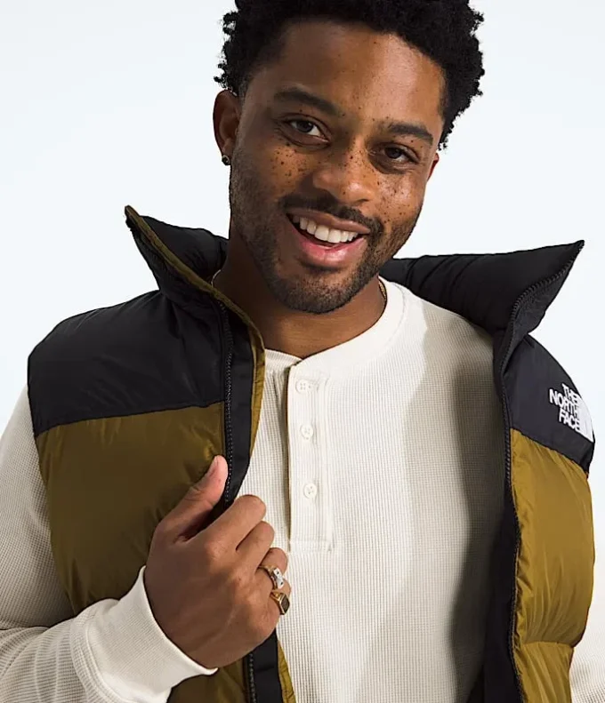 Camiseta de manga larga con cuello henley para hombre