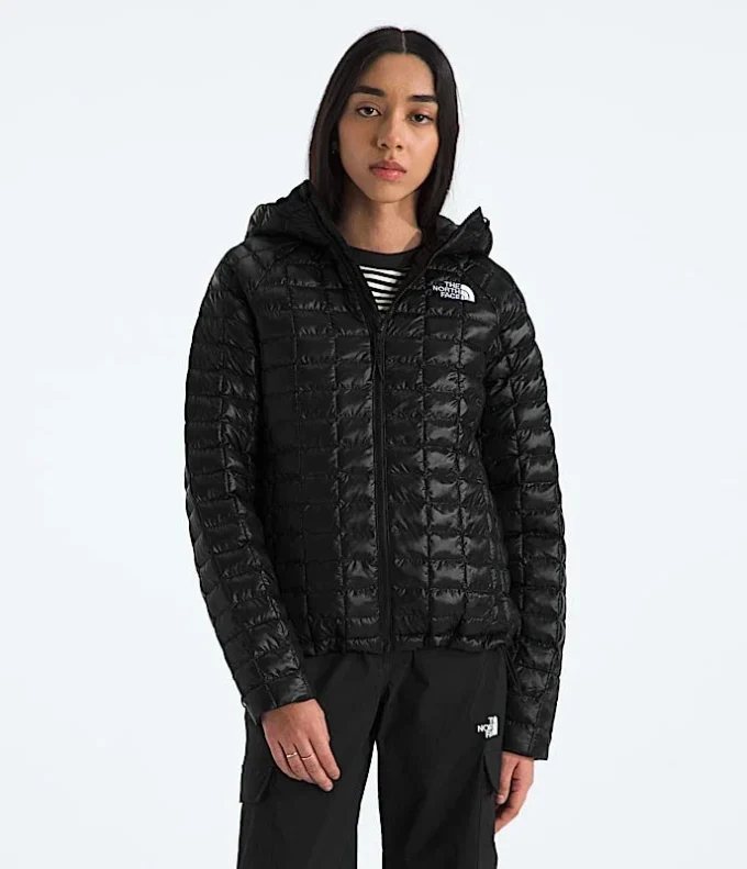 Chaqueta con capucha THERMOBALL™ para mujer