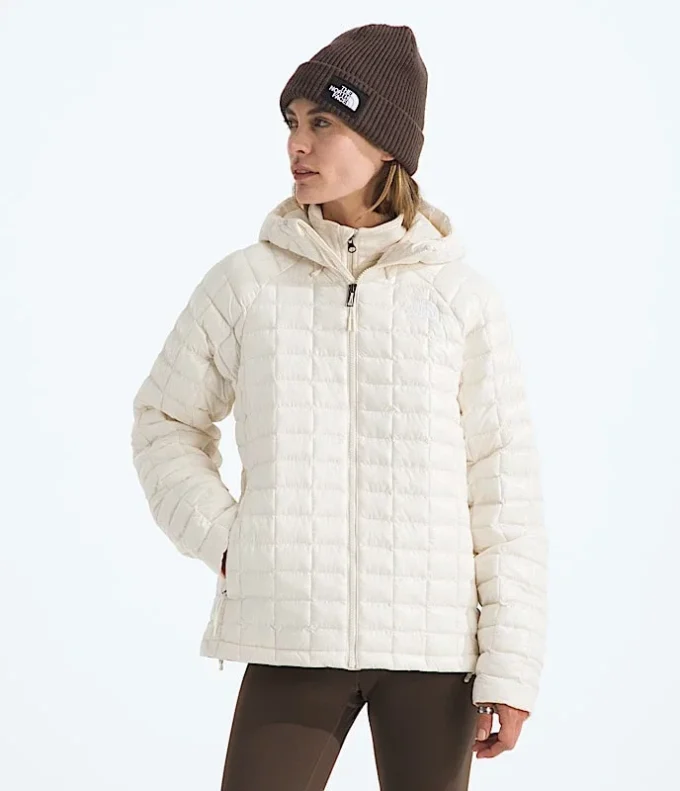 Chaqueta con capucha THERMOBALL™ para mujer