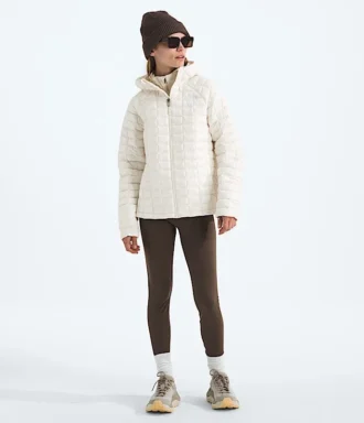 Chaqueta con capucha THERMOBALL™ para mujer