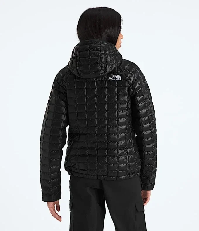 Chaqueta con capucha THERMOBALL™ para mujer