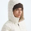 Chaqueta con capucha THERMOBALL™ para mujer