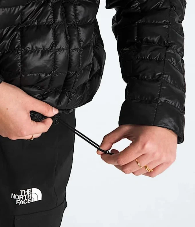 Chaqueta con capucha THERMOBALL™ para mujer
