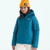 Chaqueta con capucha THERMOBALL™ para niño y niña