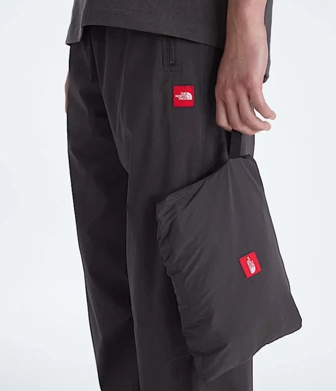 Chaqueta cortavientos con capucha plegable TNF™ Red Box para hombre Chaqueta cortavientos con capucha plegable TNF™ Red Box para hombre