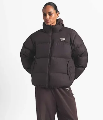 Chaqueta Nuptse 1996 de The North Face X SKIMS