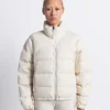 Chaqueta retro Nuptse 2000 para mujer de The North Face X SKIMS Chaqueta retro Nuptse 2000 para mujer de The North Face X SKIMS