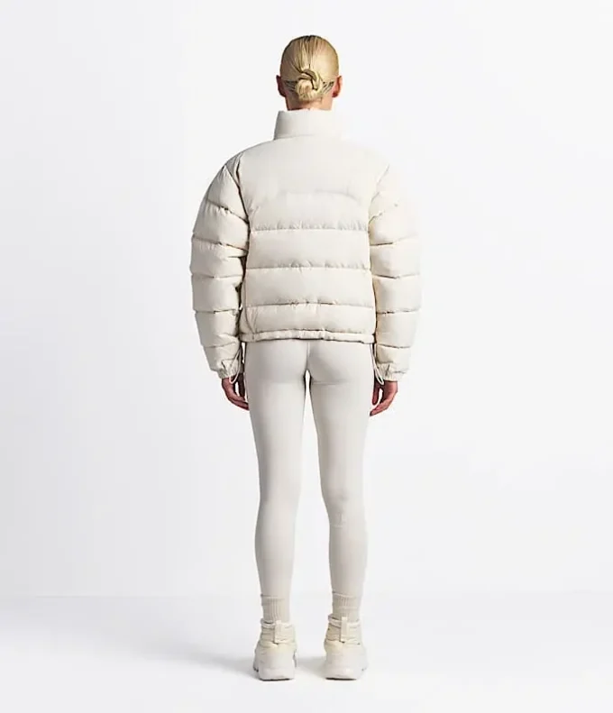 Chaqueta retro Nuptse 2000 para mujer de The North Face X SKIMS Chaqueta retro Nuptse 2000 para mujer de The North Face X SKIMS