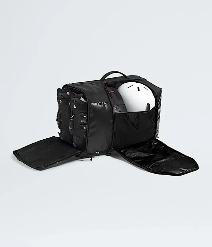 Equipo para campamento base y mochila para botas