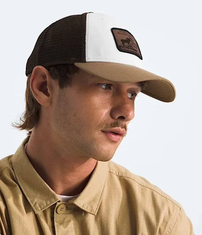 Gorra Mudder Trucker con gráfico