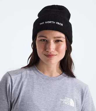 Gorro urbano bordado