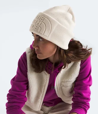 Gorro urbano con relieve