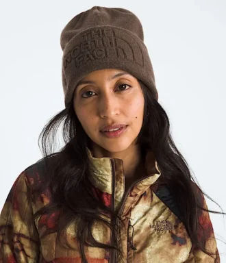 Gorro urbano con relieve