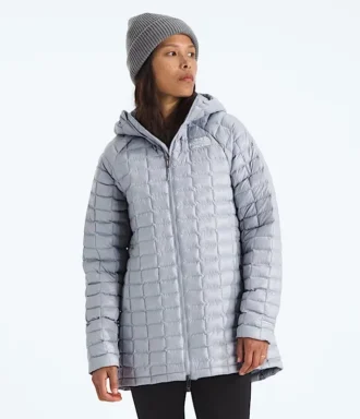 Parka con capucha THERMOBALL™ para mujer