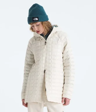 Parka con capucha THERMOBALL™ para mujer