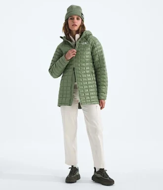 Parka con capucha THERMOBALL™ para mujer