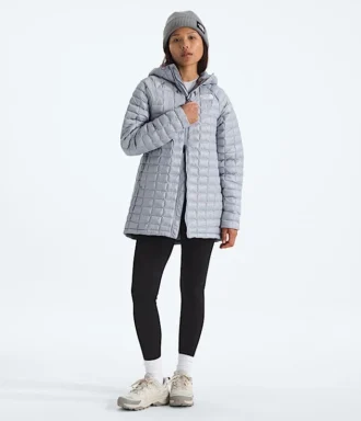 Parka con capucha THERMOBALL™ para mujer