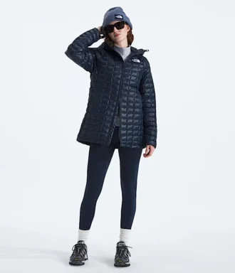 Parka con capucha THERMOBALL™ para mujer