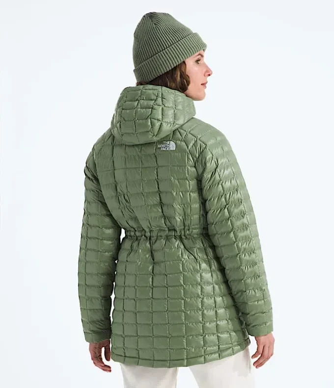 Parka con capucha THERMOBALL™ para mujer