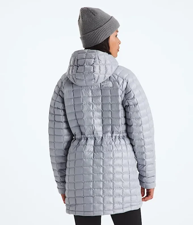 Parka con capucha THERMOBALL™ para mujer
