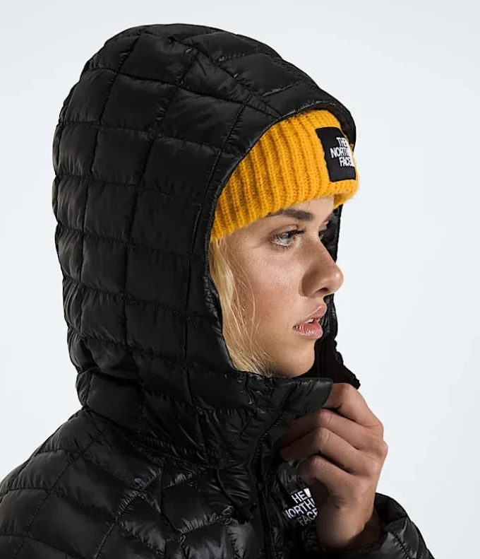 Parka con capucha THERMOBALL™ para mujer