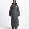 Parka envolvente Nuptse para mujer de The North Face X SKIMS Parka envolvente Nuptse para mujer de The North Face X SKIMS