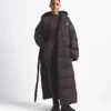 Parka envolvente Nuptse para mujer de The North Face X SKIMS Parka envolvente Nuptse para mujer de The North Face X SKIMS