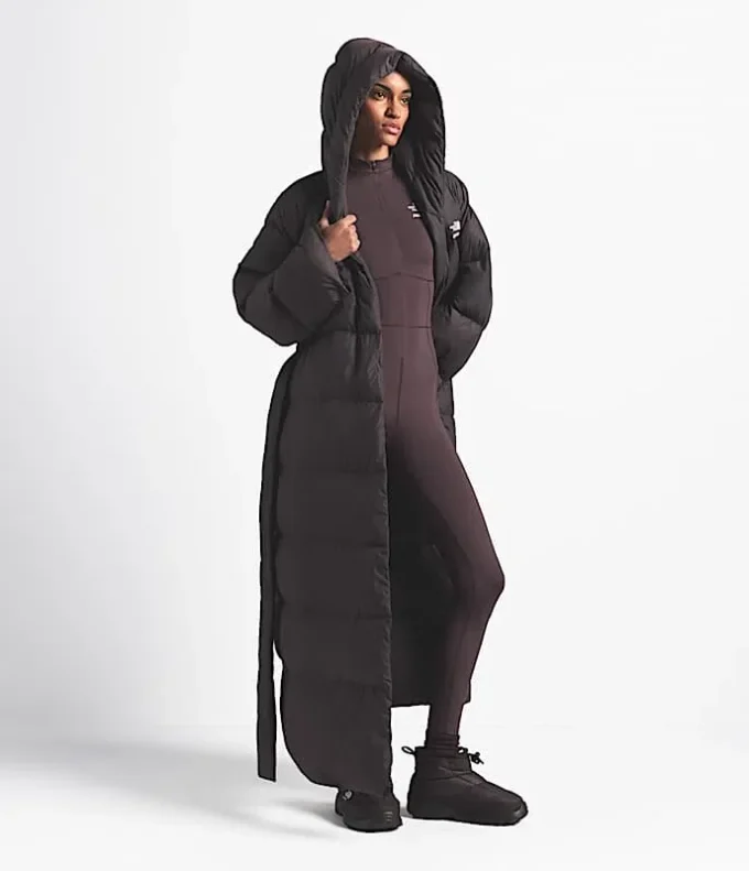 Parka envolvente Nuptse para mujer de The North Face X SKIMS Parka envolvente Nuptse para mujer de The North Face X SKIMS